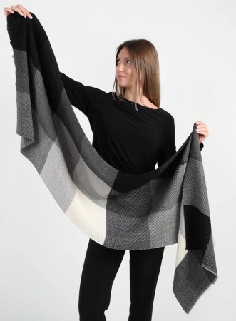 BAITA - STOLA MACROCHEQUE...